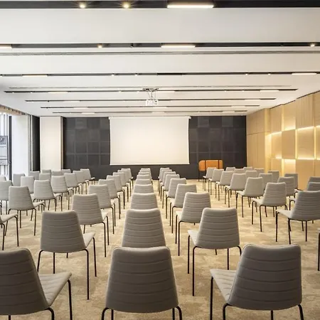 Aminess Laurel Khalani מאקרסקה