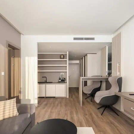 Aminess Laurel Khalani Hotel ホテル マカルスカ