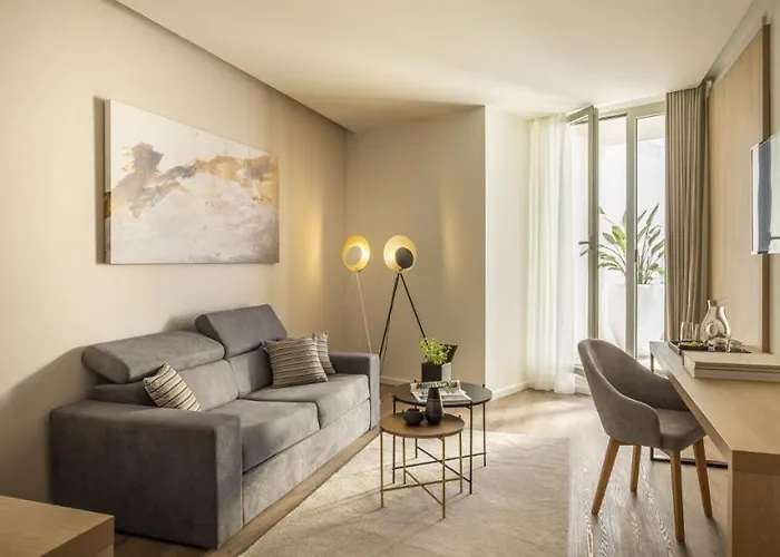 Aminess Laurel Khalani