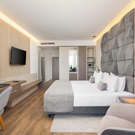 Aminess Laurel Khalani